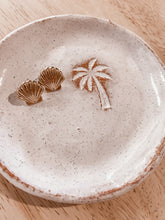 Load image into Gallery viewer, Palm &amp; Shell Trinket Dishes

